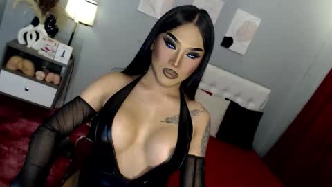 Snapshot of your_truly_goddess143 chatting on October 7, 8:00 am TRICXIEBELLE online show from October 7, 8:00 am