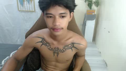 yourasian_eric online show from June 13, 10:13 am