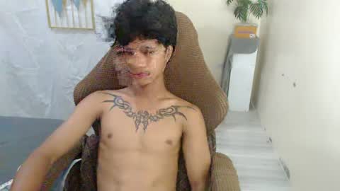 yourasian_eric online show from June 14, 6:37 am