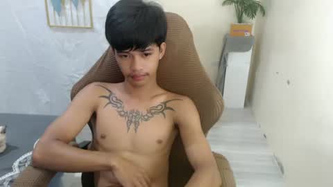 yourasian_eric online show from June 15, 5:53 am