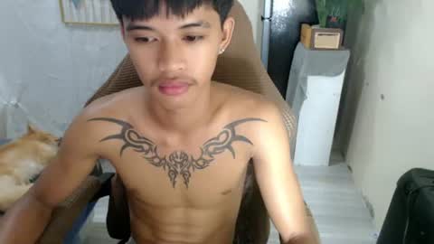 Snapshot of yourasian_eric chatting on July 20, 4:31 pm yourasian_eric online show from July 20, 4:31 pm