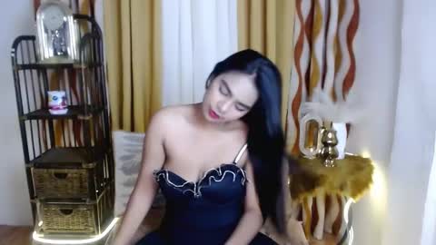 your princesskim online show from March 27, 8:09 am