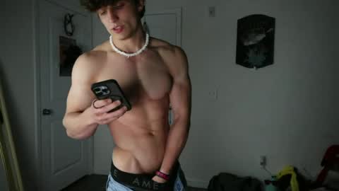 Snapshot of yourbigitalianstallion chatting on June 24, 1:37 am Ben online show from June 24, 1:37 am