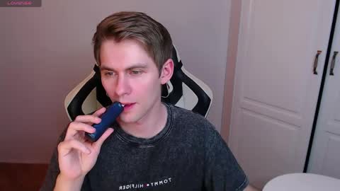 Billy online show from May 17, 1:03 am