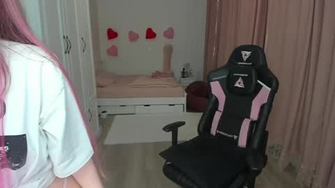 Cassie online show from April 15, 6:59 pm