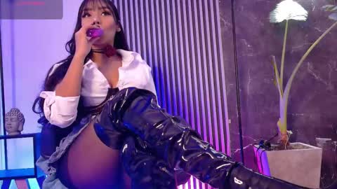 Snapshot of yourcutemolly chatting on November 20, 6:46 am Selena online show from November 20, 6:46 am