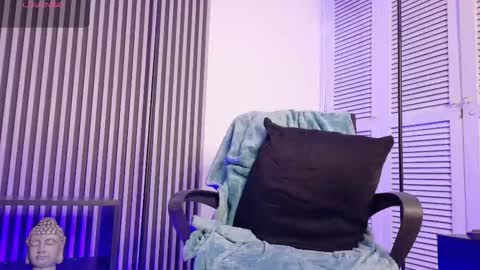 Snapshot of yourcutemolly chatting on November 23, 10:04 am Selena online show from November 23, 10:04 am