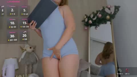 Snapshot of yourcutesofi chatting on December 19, 4:41 am Sofia independent model 3 online show from December 19, 4:41 am