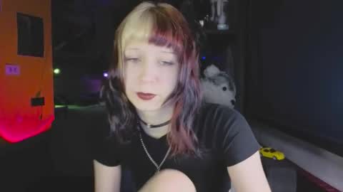 Snapshot of yourcutiegoth chatting on April 26, 11:24 pm Vasilisa online show from April 26, 11:24 pm