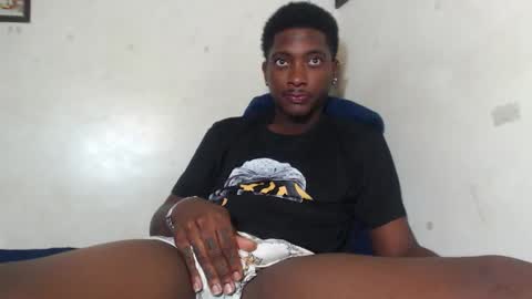 Snapshot of yourdaddy2005 chatting on November 21, 4:44 am Yourdaddy2005 online show from November 21, 4:44 am