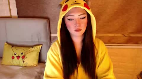 JEN  online show from May 1, 5:39 pm