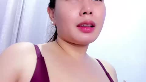 Snapshot of yourdirtyangels chatting on December 4, 10:46 am 3hi im Angel glad to see you 3 online show from December 4, 10:46 am