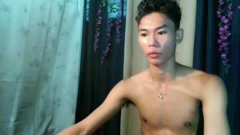 Snapshot of yourdreamboyx chatting on January 29, 6:43 am Rence online show from January 29, 6:43 am