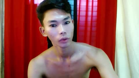 Snapshot of yourdreamboyx chatting on February 24, 6:05 am Rence online show from February 24, 6:05 am