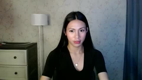 Snapshot of yourdreamgirlgwen chatting on May 21, 6:37 pm GWENI online show from May 21, 6:37 pm