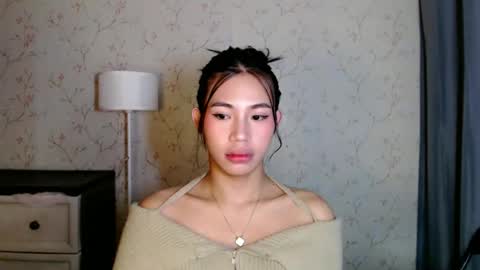 Snapshot of yourdreamgirlgwen chatting on May 24, 5:51 pm GWENI online show from May 24, 5:51 pm