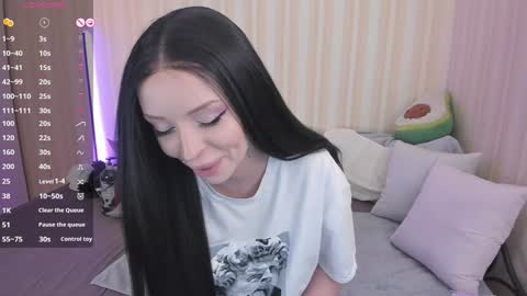 Snapshot of youreyesgazm chatting on December 23, 8:44 am Mary online show from December 23, 8:44 am