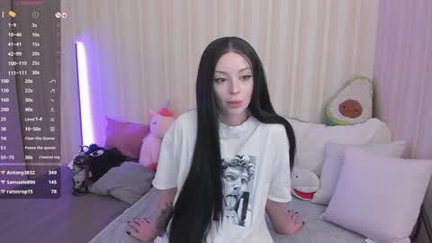 Snapshot of youreyesgazm chatting on January 21, 11:24 am Mary online show from January 21, 11:24 am