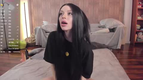 Snapshot of youreyesgazm chatting on October 27, 9:35 am Mary online show from October 27, 9:35 am