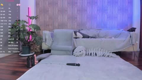 Snapshot of youreyesgazm chatting on May 11, 10:32 am Mary online show from May 11, 10:32 am