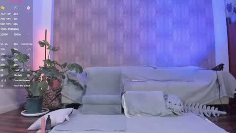Mary online show from July 9, 10:30 am