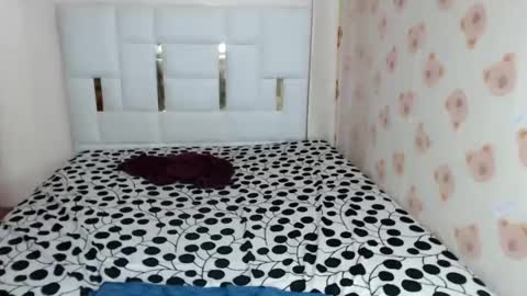 Snapshot of yourfantasy_girl chatting on August 3, 9:04 am jenlie online show from August 3, 9:04 am