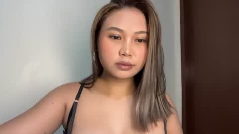 yourfantasyyy_ online show from August 7, 8:33 pm