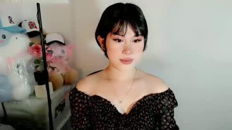 Snapshot of yourfavorateella chatting on October 7, 2:09 am PrettyElla online show from October 7, 2:09 am