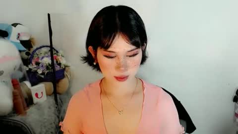 Snapshot of yourfavorateella chatting on November 6, 5:08 am PrettyElla online show from November 6, 5:08 am