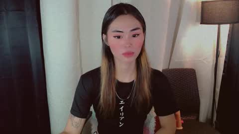 Snapshot of yourfavorateremi chatting on October 10, 5:06 am Remrem online show from October 10, 5:06 am