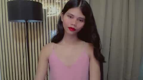 Snapshot of yourfavoratevivian chatting on November 15, 10:23 am Vivian online show from November 15, 10:23 am