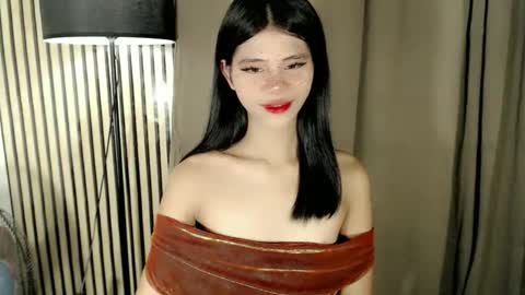 Snapshot of yourfavoratevivian chatting on December 14, 5:24 am Vivian online show from December 14, 5:24 am