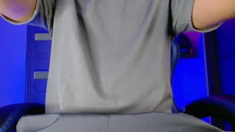 yourfavorite_bigclit online show from April 22, 2:18 pm
