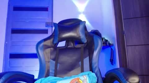 yourfavorite_bigclit online show from May 19, 8:53 am