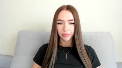 Snapshot of yourgirl_ariella chatting on June 17, 9:56 am Ariella online show from June 17, 9:56 am