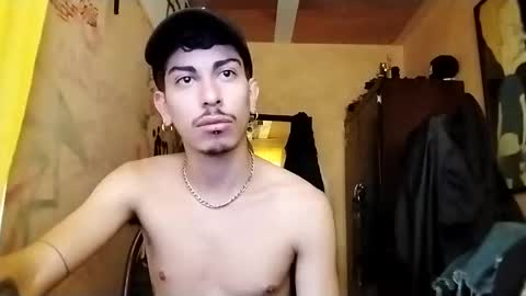 Snapshot of yourgodzeus chatting on January 28, 2:53 pm yourgodzeus online show from January 28, 2:53 pm