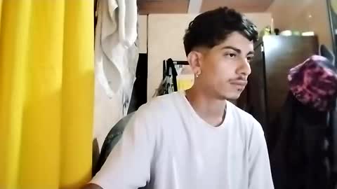 Snapshot of yourgodzeus chatting on March 10, 9:53 am yourgodzeus online show from March 10, 9:53 am