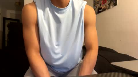 Snapshot of yourguuy21 chatting on November 23, 4:45 am yourguuy21 online show from November 23, 4:45 am