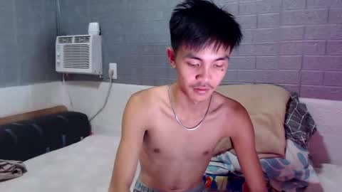 Snapshot of yourguy_josh23 chatting on April 4, 4:00 am Josh online show from April 4, 4:00 am