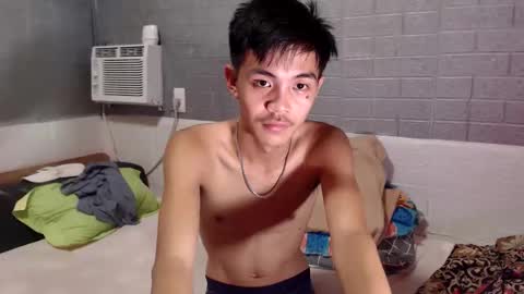 Snapshot of yourguy_josh23 chatting on April 6, 1:12 pm Josh online show from April 6, 1:12 pm