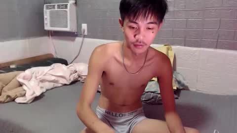 Snapshot of yourguy_josh23 chatting on April 13, 6:57 pm Josh online show from April 13, 6:57 pm