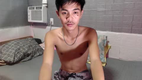 Snapshot of yourguy_josh23 chatting on April 15, 4:25 pm Josh online show from April 15, 4:25 pm