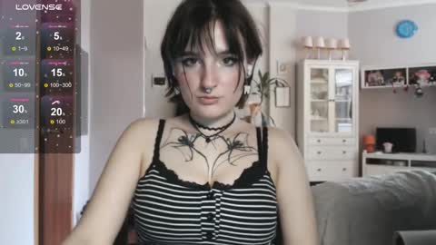 Snapshot of yourhanna_ chatting on November 11, 11:21 am hanna online show from November 11, 11:21 am