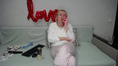 Snapshot of yourhotdream1 chatting on March 1, 10:31 pm Iamyourdream online show from March 1, 10:31 pm