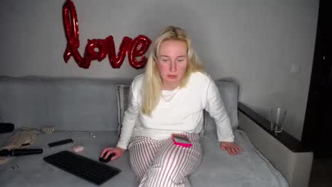 Snapshot of yourhotdream1 chatting on March 7, 2:36 am Iamyourdream online show from March 7, 2:36 am