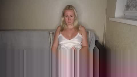 Snapshot of yourhotdream1 chatting on October 4, 9:35 pm Iamyourdream online show from October 4, 9:35 pm