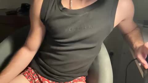 yourhotdude99 online show from February 8, 5:27 pm