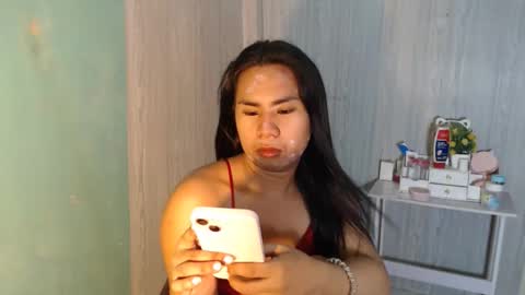 Snapshot of yourhottie_winxxx chatting on May 10, 11:59 am Mauie online show from May 10, 11:59 am