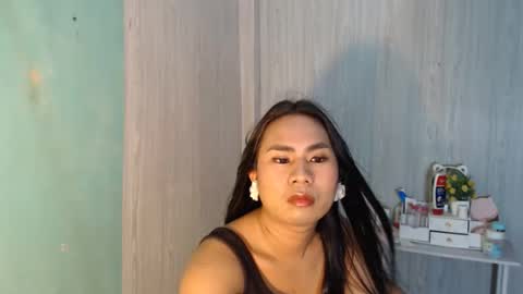 Snapshot of yourhottie_winxxx chatting on May 16, 12:29 am Mauie online show from May 16, 12:29 am
