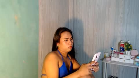 Snapshot of yourhottie_winxxx chatting on May 27, 1:57 am Mauie online show from May 27, 1:57 am